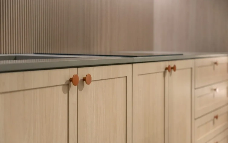 Móveis planejados e acabamentos bem escolhidos garantem praticidade e harmonia. Foto: Roberta Gewehr